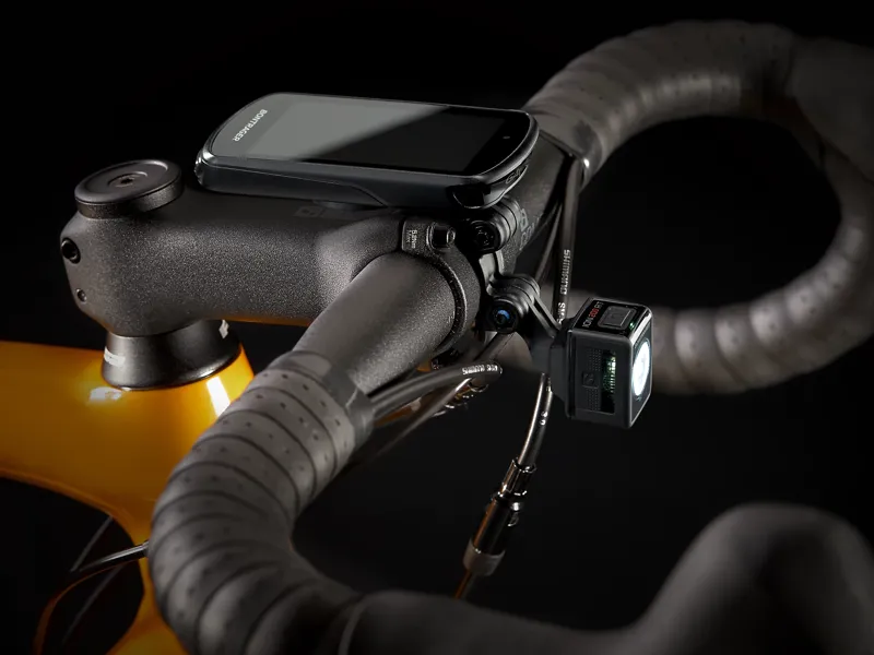 Trek Emonda ALR 4 Disc Road Race Bike 2022 in Red to Marigold-11